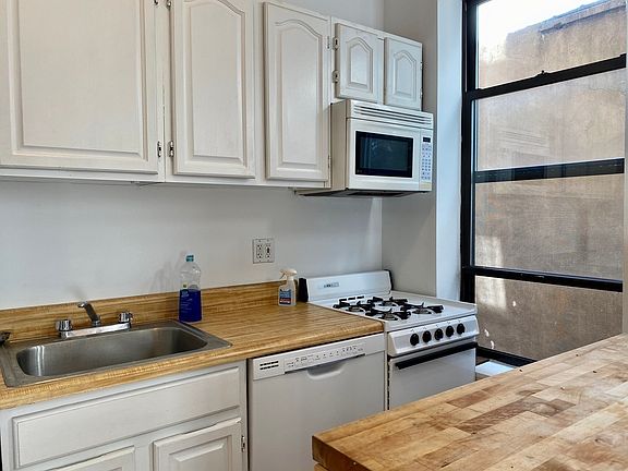 2nd image of 110 E 1st St APT 9