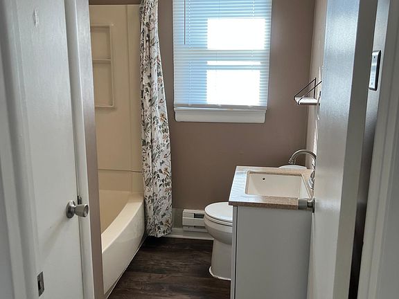 3rd image of 1568 Lincoln Ave #4