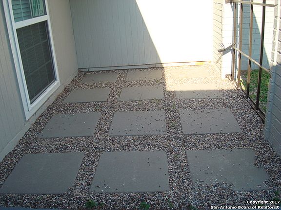5th image of 10542 Breeds Hill Dr