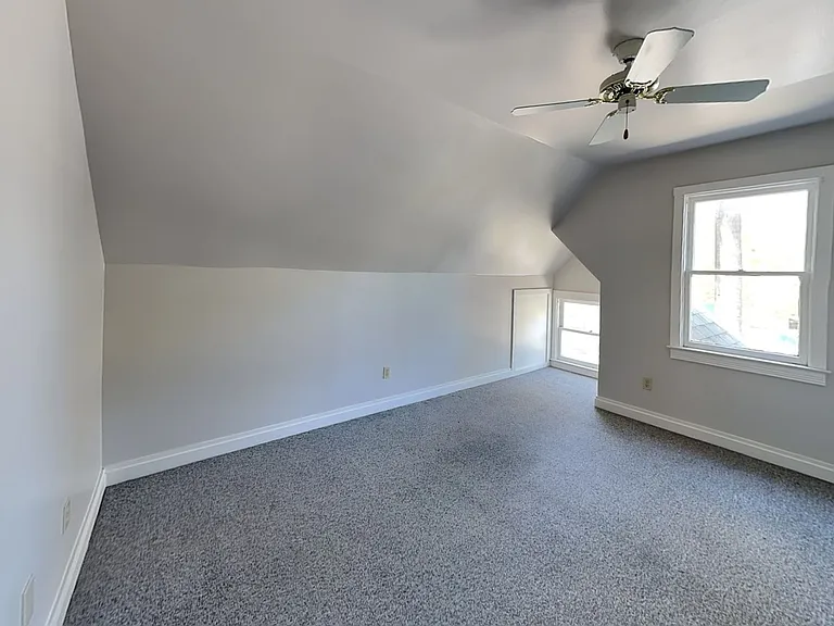 2620 J St — Photo 8