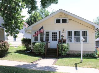 323 Simms St, Aurora, IL 60505