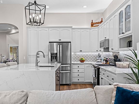 3rd image of 3489 Riverplace Dr