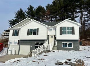 9 Country Club Rd, Ashland, PA 17921