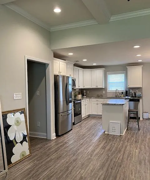 614 Broderick Cir — Photo 9