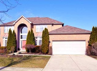 7737 Kestrel Way W, Dublin, OH 43017