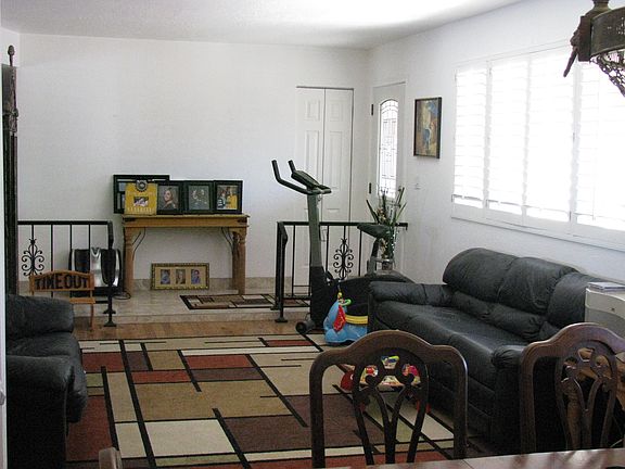 5th image of 990 E Remington Dr