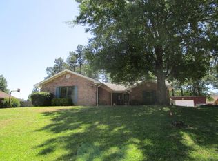 508 Ridgecrest Dr, White Oak, TX 75693