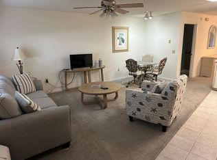 1787 State St, Tavares, FL 32778