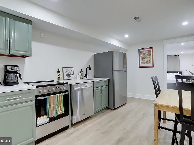 1404 Massachusetts Ave SE — Photo 44