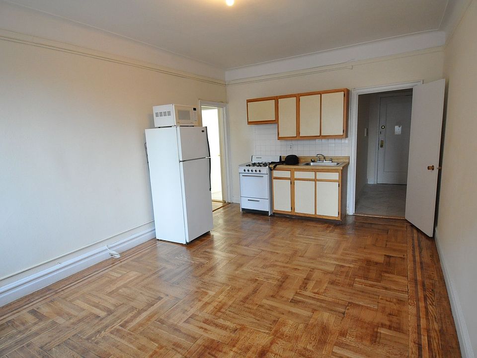 1st image of 136 W 4th St APT 6B