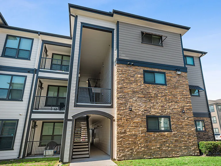 Haven at Eldridge — Photo 25