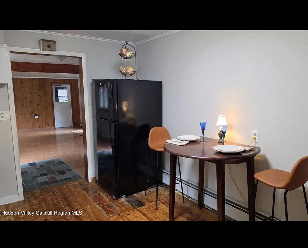 3 bed, 1.5 bath, 1400 sqft, $2,500 — Photo 4