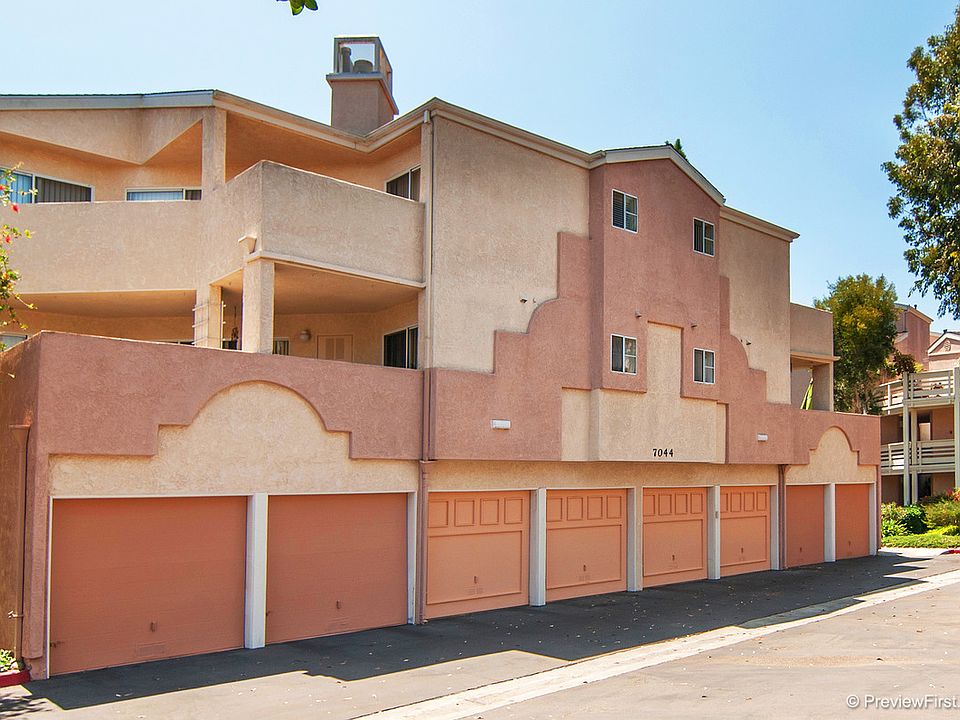 Two car tandem garage