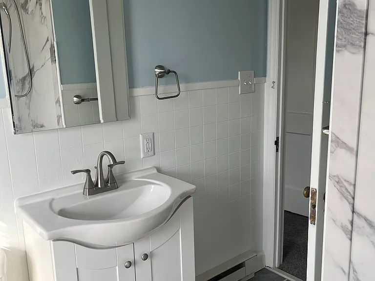 803 Burke St — Photo 14