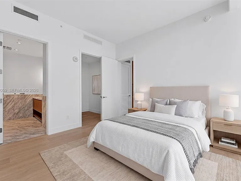 175 SE 25th Rd #1004 — Photo 9