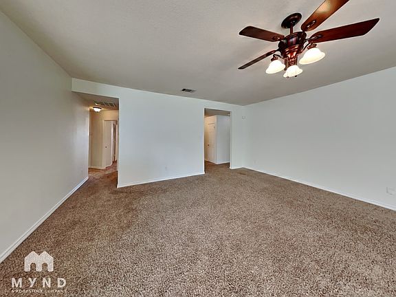 4th image of 608 Dorchester Ln