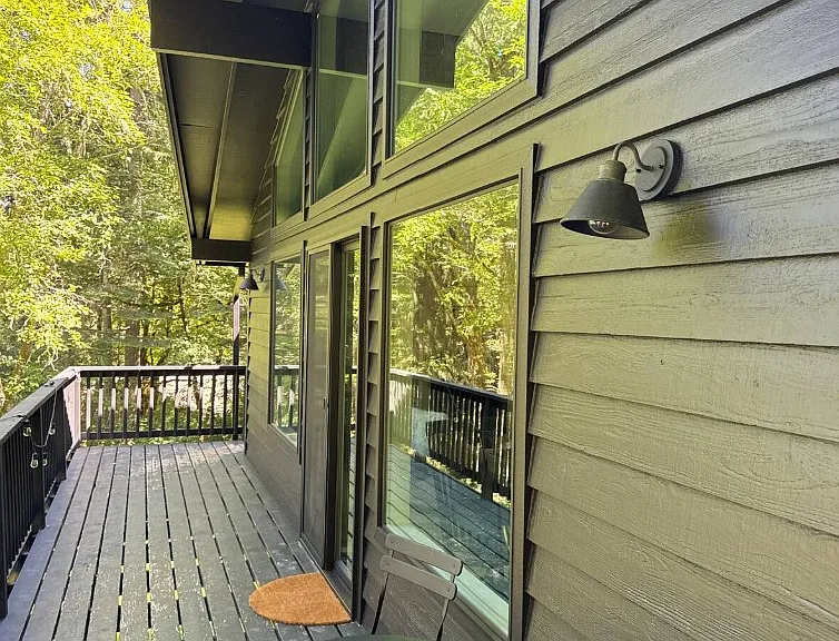 8200 Hansen Rd NE — Photo 3