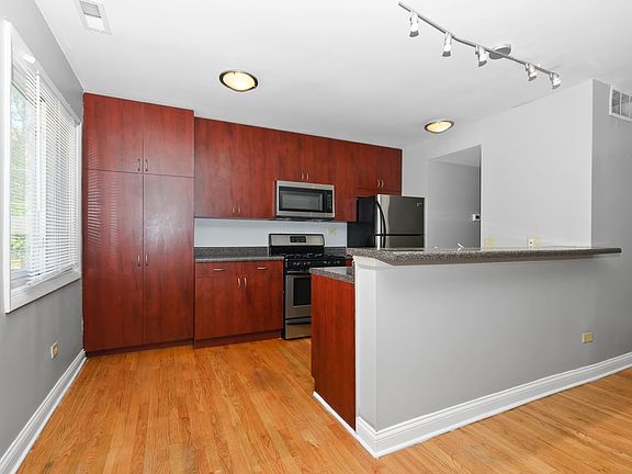 4th image of 7819 S South Shore Dr APT B6