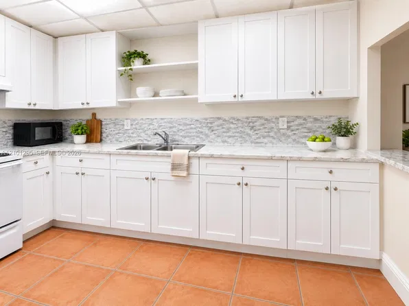 10000 NW 80th Ct APT 2537, Hialeah Gardens, FL 33016