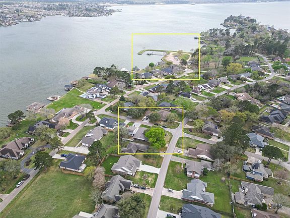 2nd image of 9818 Twin Shores Dr
