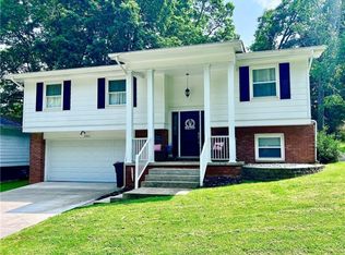 2300 S Walnut Dr, Saint Albans, WV 25177