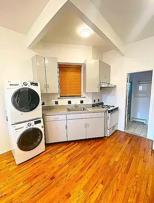 Rented by MOTION New York | media 6