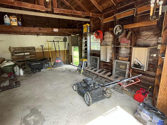 4th image of 1454 Marion Ave