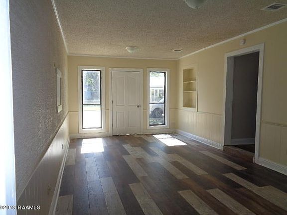 2nd image of 705 Maumus St