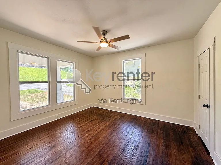 1314 Dallas Rd — Photo 10