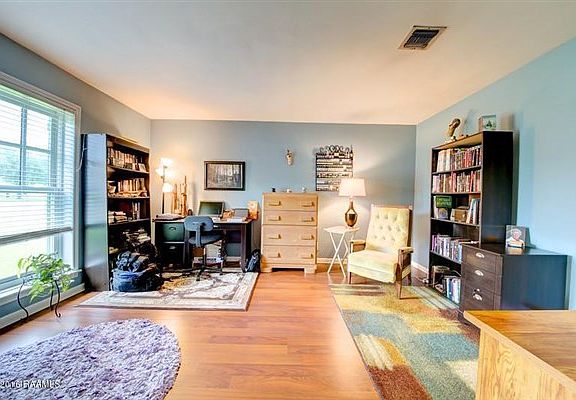 5th image of 209 Estate Dr