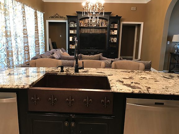 5th image of 263 Foxglove Dr