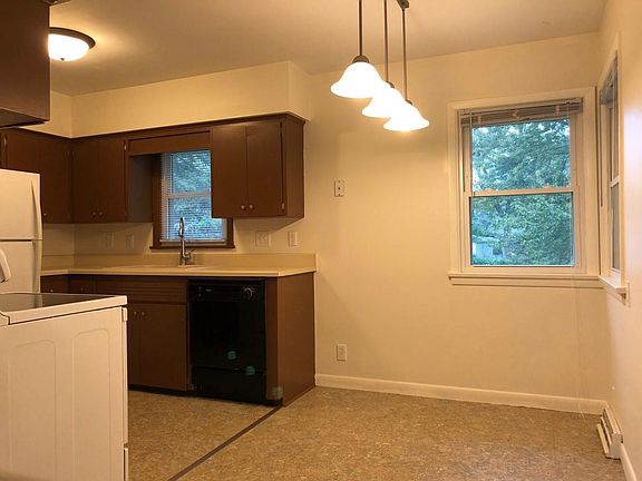 5th image of 625 Grant Wood Dr SE