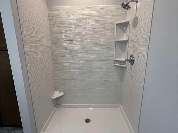 4th image of 1131 Elm Ave S
