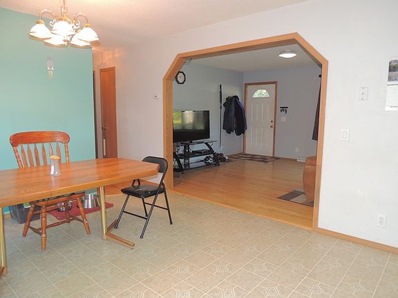 3rd image of 307 W North St