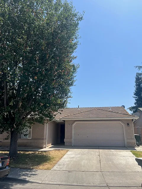 1592 Portola Way photo 1