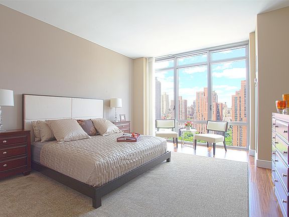 3rd image of 333 E 91st St APT 33A