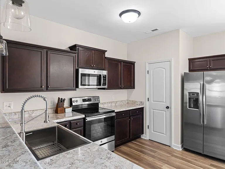 302 Justice Farm Dr — Photo 9
