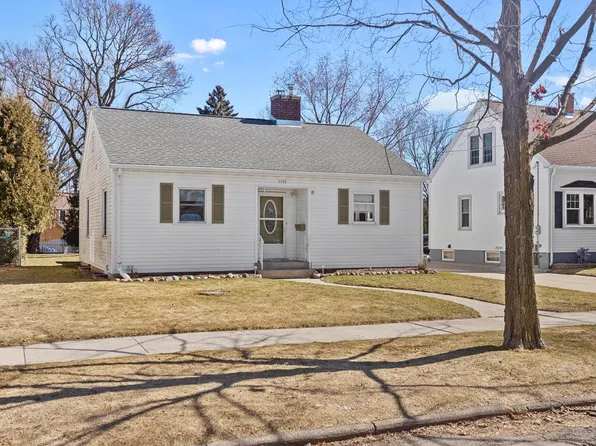1129 North 17th STREET, Manitowoc, WI 54220
