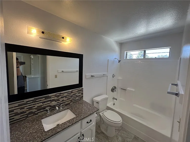 1077 E 71st Way — Photo 7