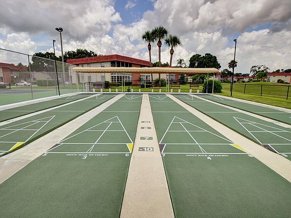 4th image of 5 Vista Palm Ln