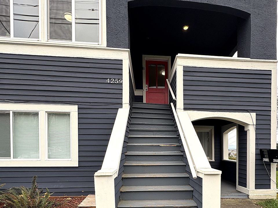 First time on the market in 3 years!