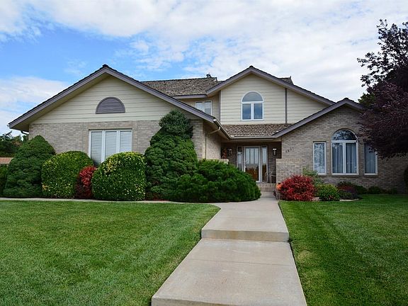 2nd image of 1801 E Crestway Dr