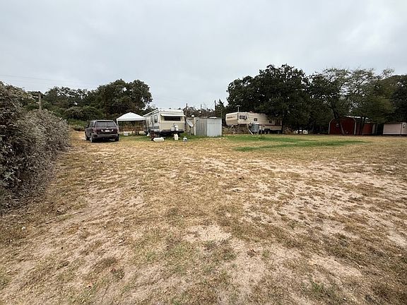 2nd image of Oaks Dr