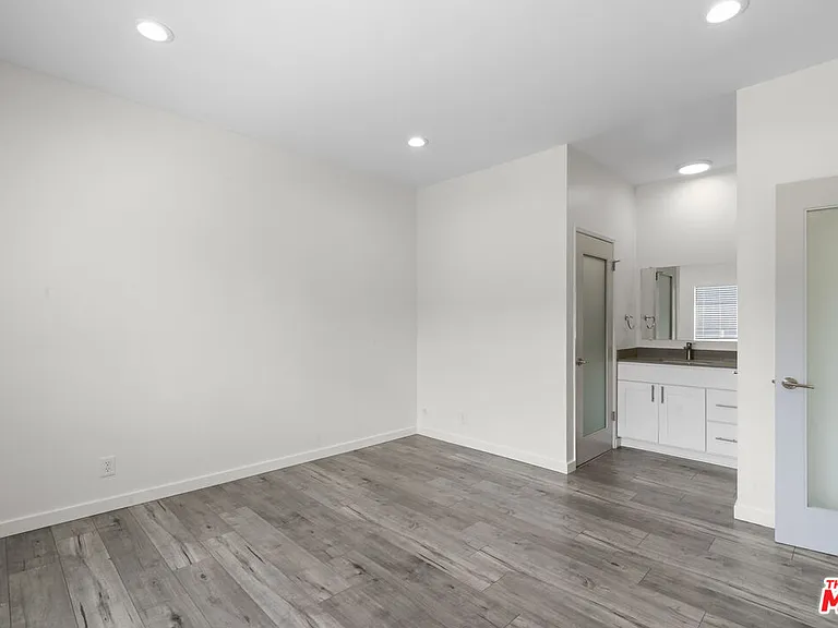 424 S Westmoreland Ave #306 — Photo 22