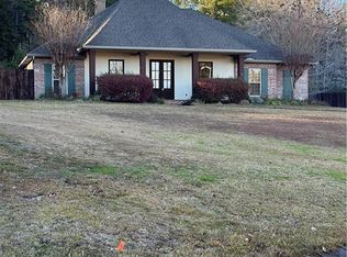 1445 Lake Dr, Woodworth, LA 71485