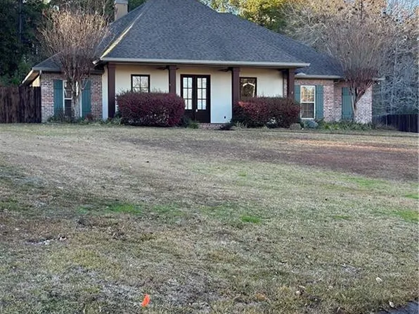 1445 Lake Dr, Woodworth, LA 71485