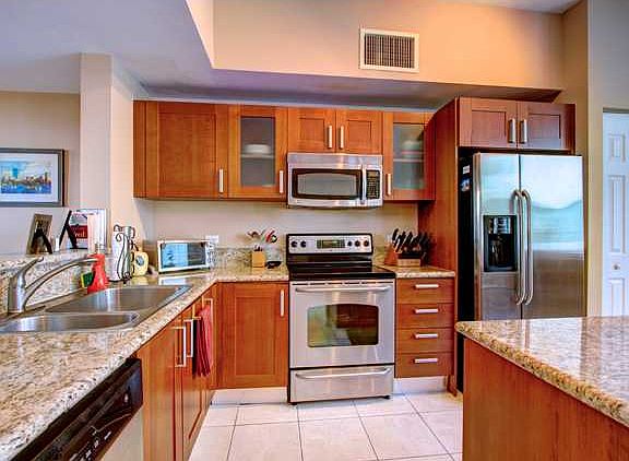 3rd image of 2130 Van Buren St APT 204