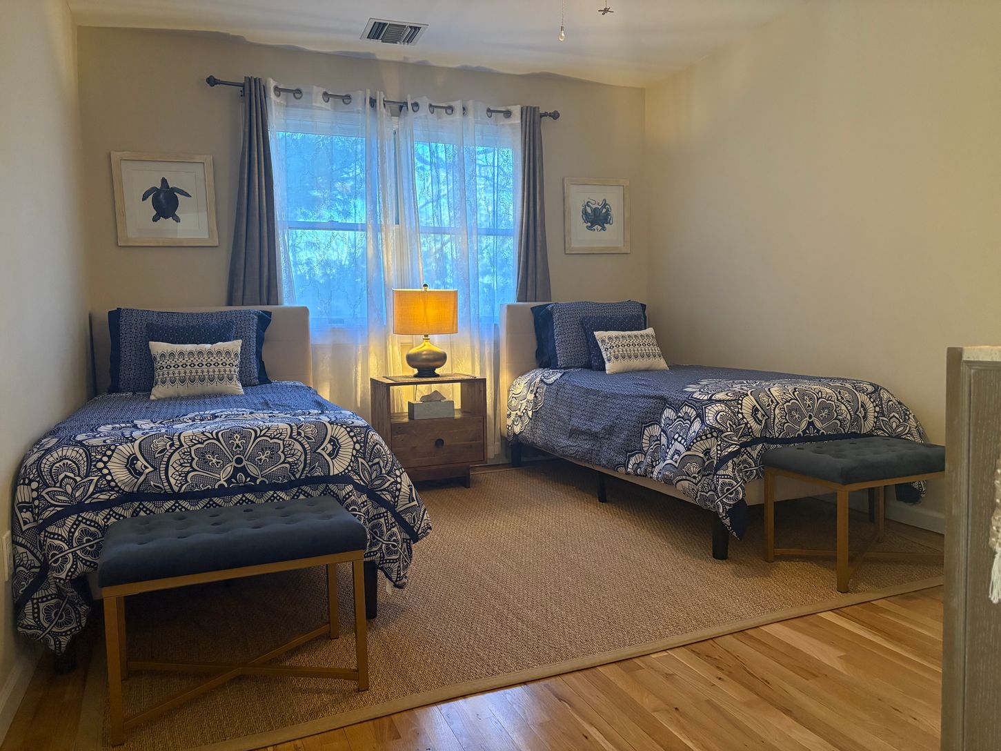  Upstairs twin bedroom