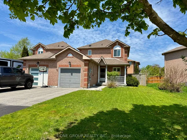 4 Brucker Rd, Barrie, ON L4N 8J2