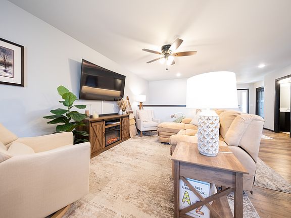 2nd image of 651 4th Circle Dr SE